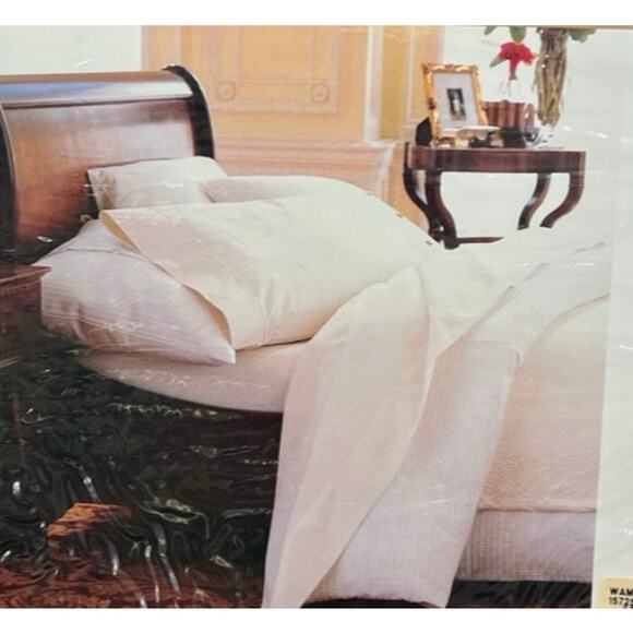 Wamsutta Other - Wamsutta 300 Count Egyptian Sateen White Queen Fitted Sheet